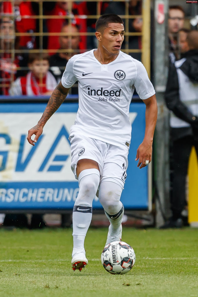 Eintracht Frankfurt recuerda a Carlos Salcedo TUDN Bundesliga TUDN