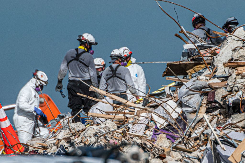 Derrumbe en Miami: ¿cuándo y cómo se hará la demolición del último edificio de las Champlain Towers de Surfside? | Noticias Univision Estados Unidos - Vimarsana News
