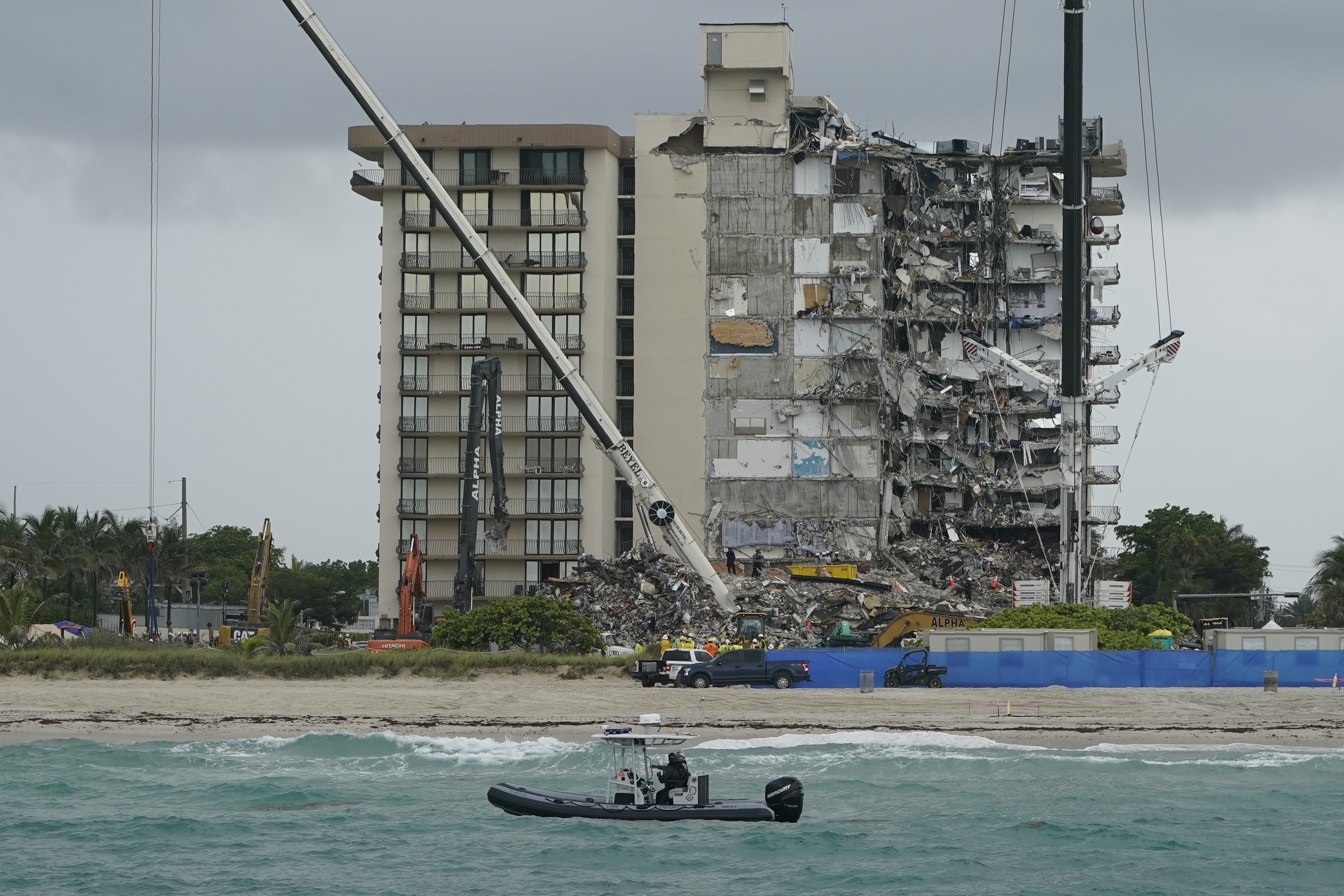 Relato de una sobreviviente que logró bajar seis pisos antes de que se derrumbara el edificio de Surfside | Noticias Univision Estados Unidos - Vimarsana News