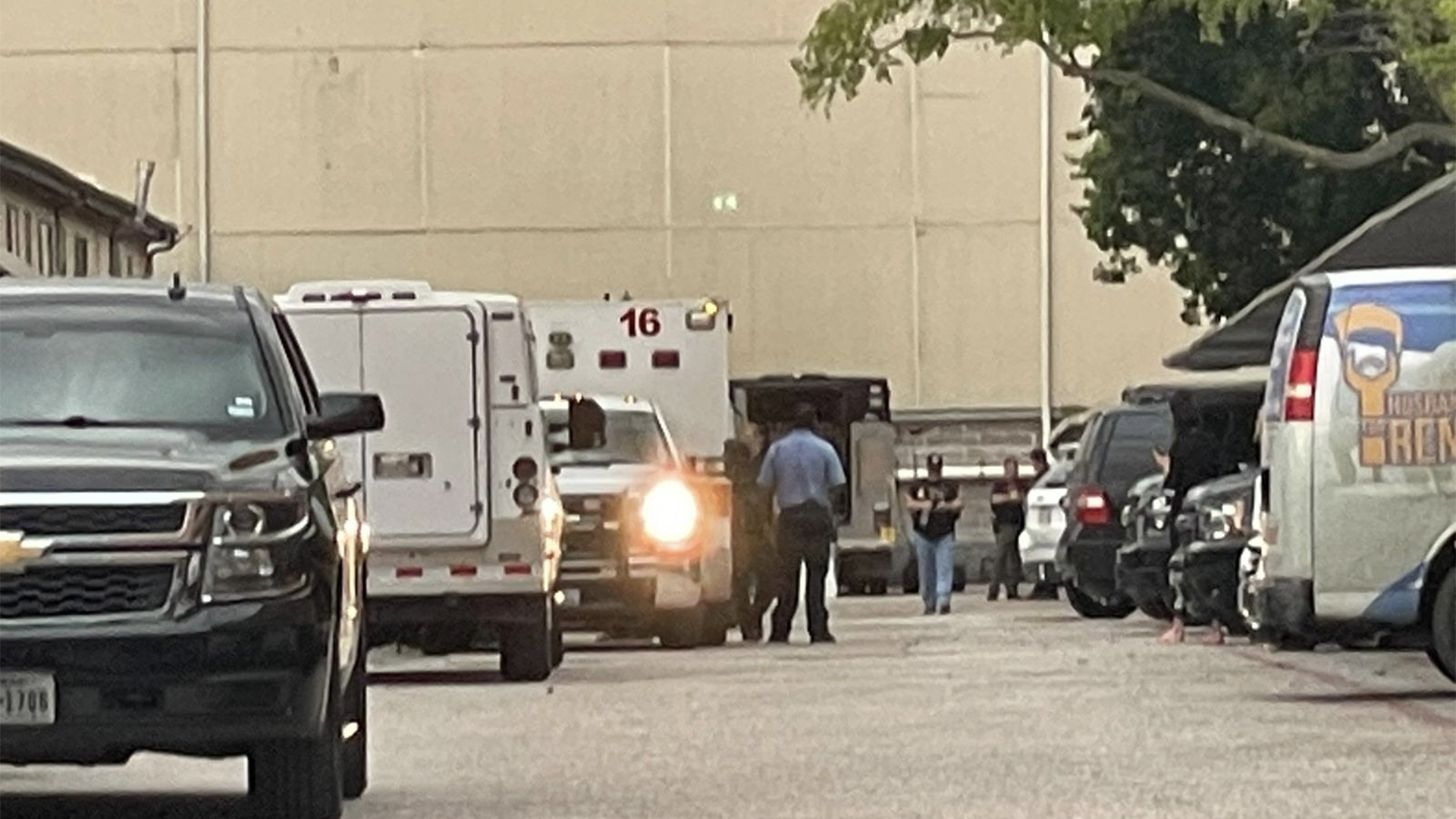 SWAT negocia con sospechoso atrincherado en la Sage Rd, área de Galleria en Houston | Univision 45 Houston KXLN - Vimarsana News
