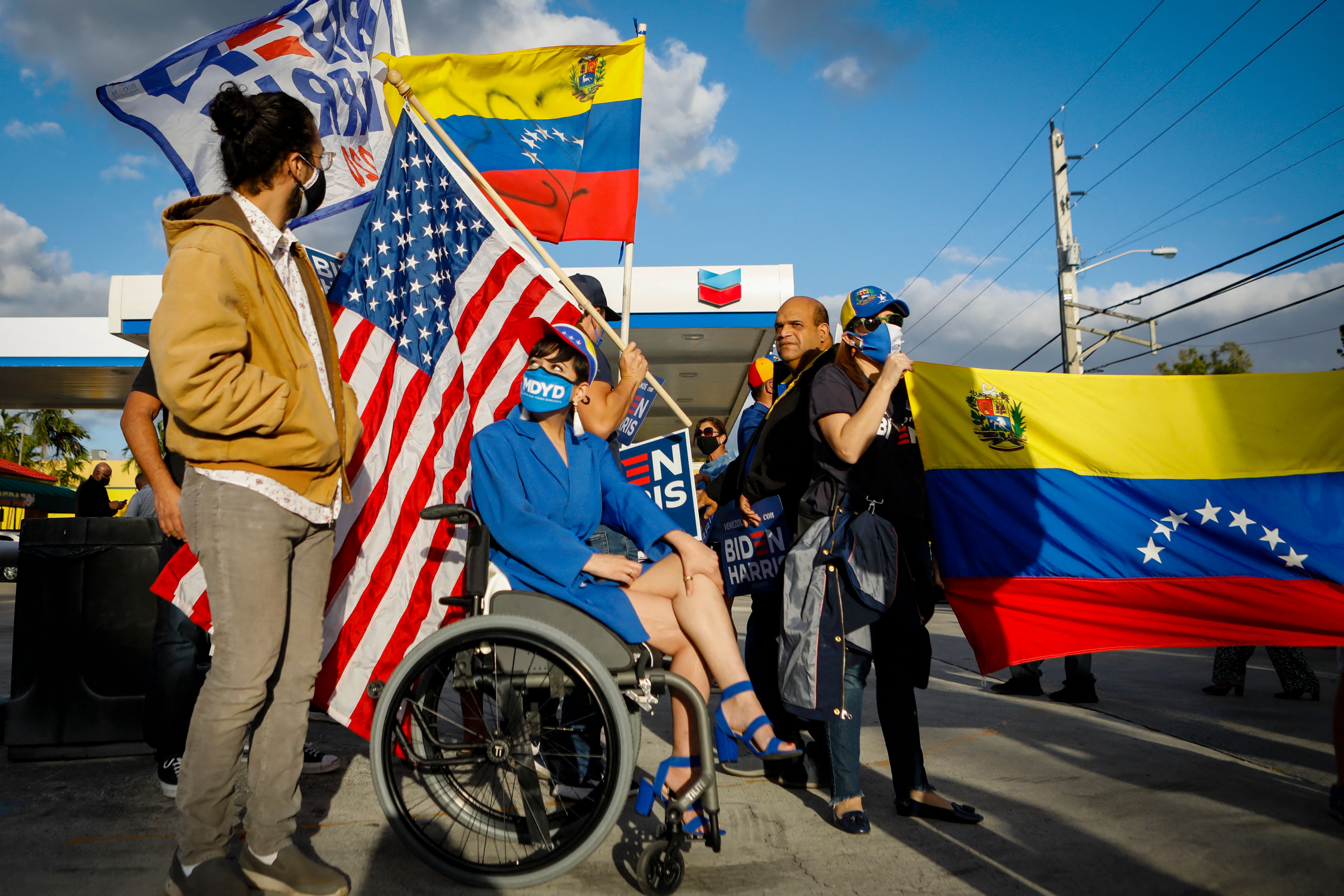 Solicitantes venezolanos que califiquen para TPS ya pueden presentar sus formularios en línea | Noticias Univision Inmigración - Vimarsana News